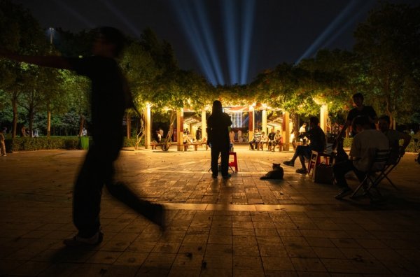 升鸿网 “县城婆罗门”被群嘲，年轻人不吃这一套了